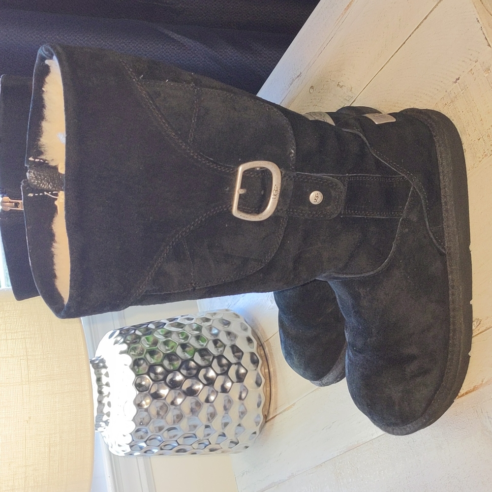 UGG 5132 Cargo 111 black suede boots Sherpa lined size 7